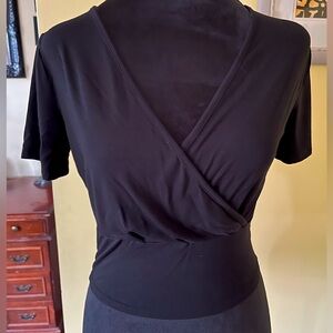 Cute little top-comes to waist-v neck